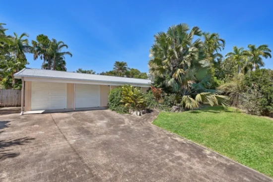 2 Flynn Close, Clifton Beach, Qld 4879