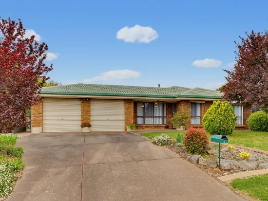 2 Frenshams Drive, Woodcroft, SA 5162