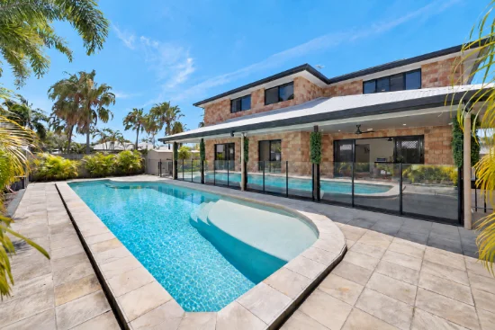 2 Friarbird Avenue, Blacks Beach, Qld 4740