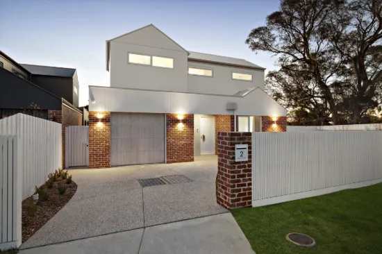2 Fulton Avenue, Mornington, Vic 3931