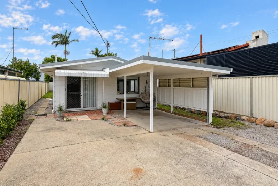 2 Gertrude Street, Redcliffe, Qld 4020 - For Rent