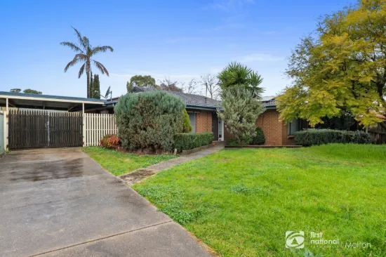 2 Gloucester Way, Melton West, Vic 3337