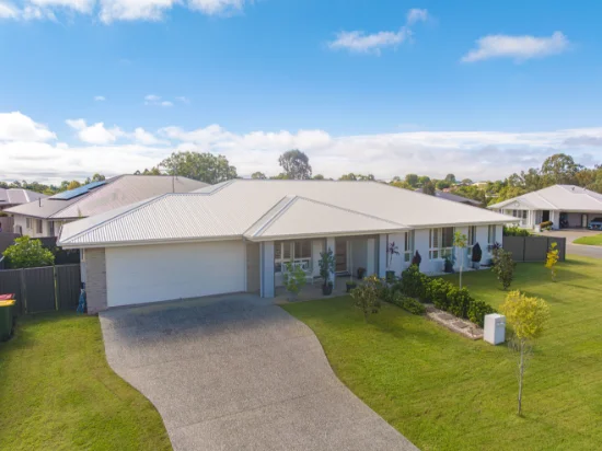 2 Hampton Court, Southside, Qld 4570