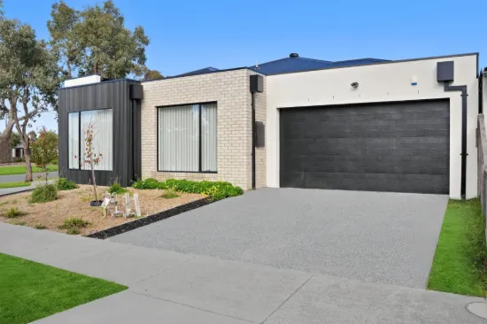 2 Hawksburn Place, Mickleham, Vic 3064