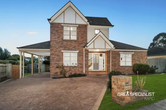 2 Henry Lawson Drive, Lynbrook, Vic 3975
