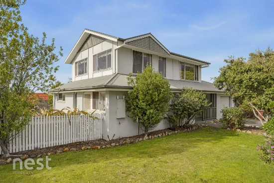 2 Honeysuckle Drive, Blackmans Bay, Tas 7052