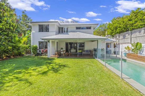 2 Jutsum Street, Bardon, Qld 4065