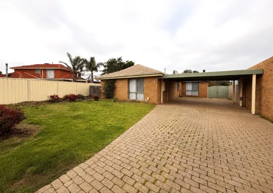 2 Kris Court, Melton West, Vic 3337