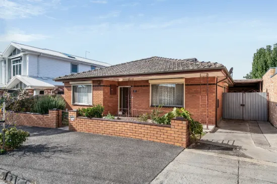 2 Larnoo Avenue, Brunswick West, Vic 3055