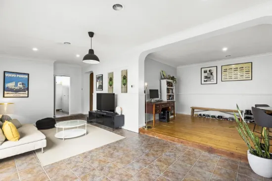2 Lawson Parade, Heidelberg Heights, Vic 3081