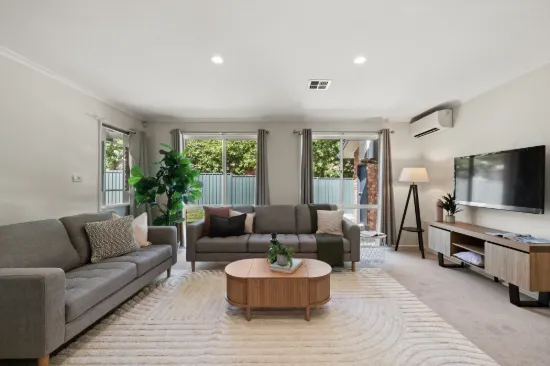 2 Leeper Place, Isaacs, ACT 2607