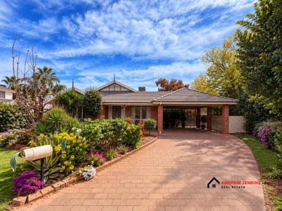 2 Lemon Grove, Cobram, Vic 3644 - For Sale