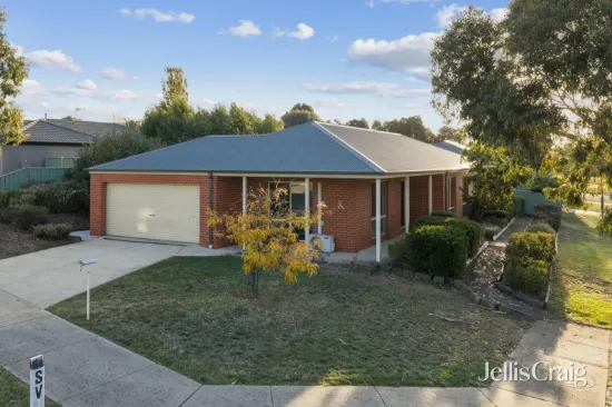 2 Lowry Crescent, Miners Rest, Vic 3352