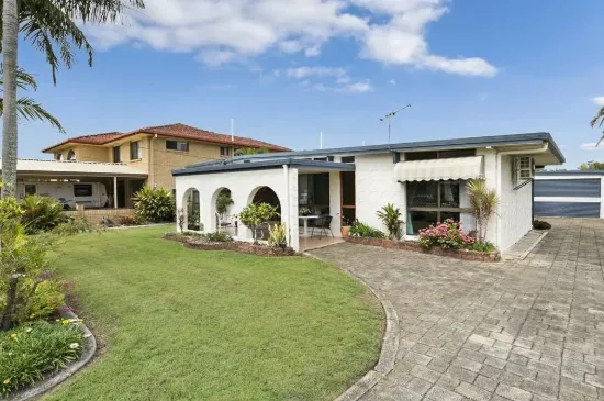 2 Makena Crescent, Birkdale, Qld 4159