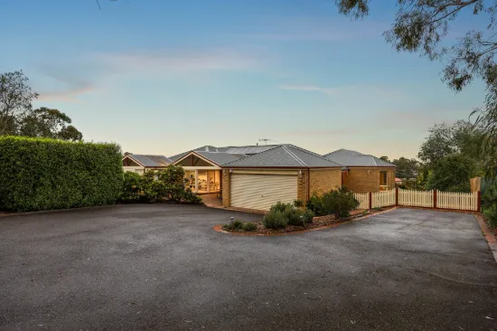 2 Marshall Close, Sunbury, Vic 3429