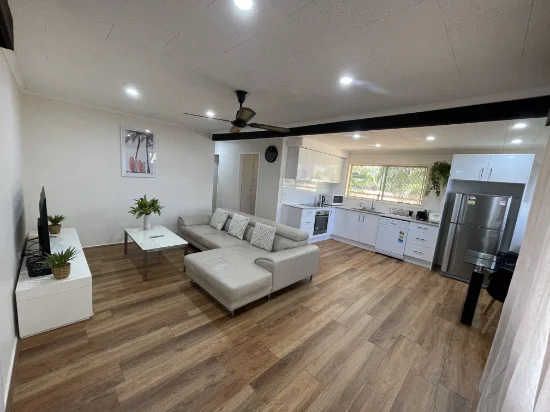 2 Mascala Parade, Mermaid Waters QLD 4218-Image