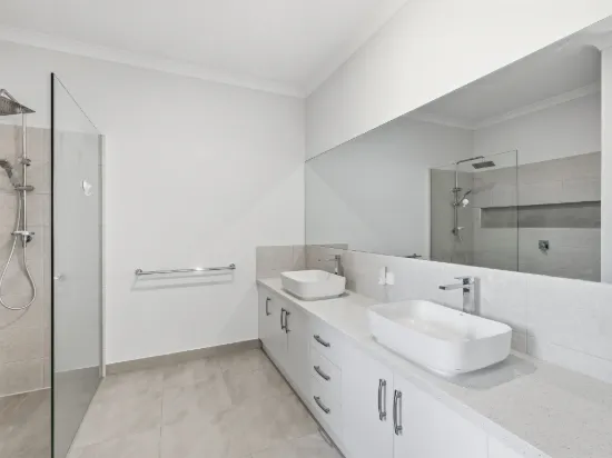 2 Mayfair Drive, Benalla, Vic 3672-Image