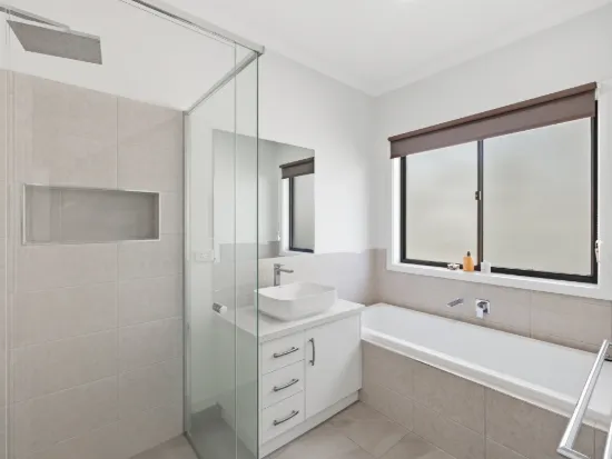 2 Mayfair Drive, Benalla, Vic 3672-Image