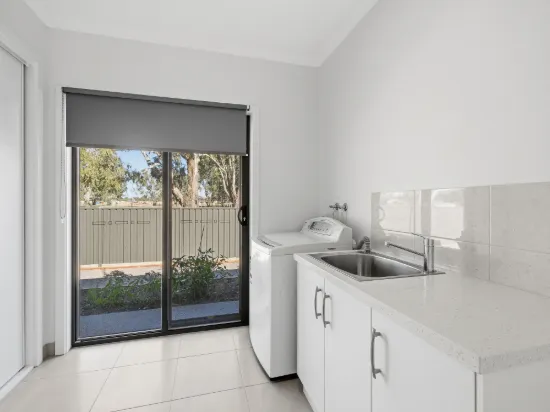 2 Mayfair Drive, Benalla, Vic 3672-Image