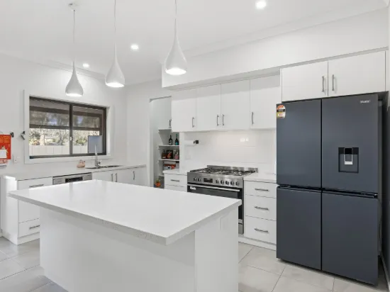 2 Mayfair Drive, Benalla, Vic 3672-Image