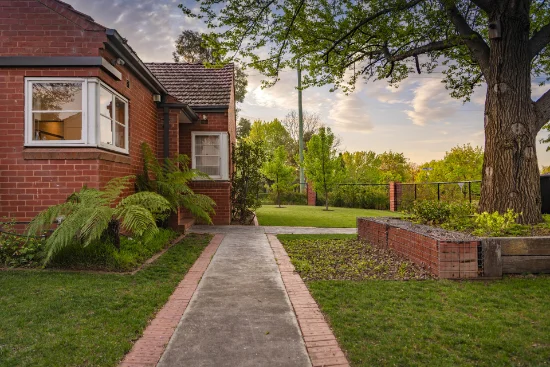2 Meehan Gardens, Griffith, ACT 2603