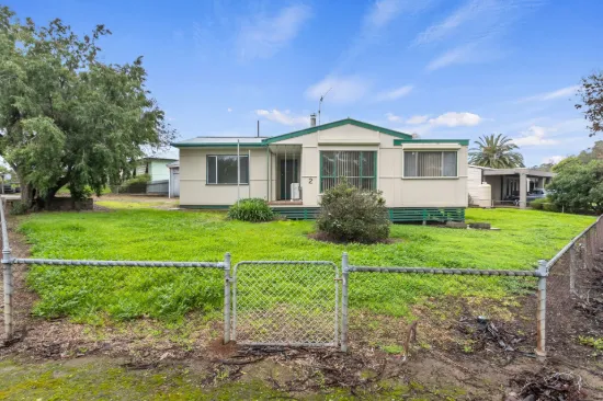 2 Melrose Avenue, Clare, SA 5453