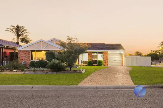 2 Moncrieff Close, St Helens Park, NSW 2560