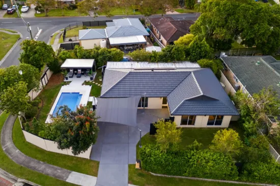 2 Mooloolah Court, Hillcrest, Qld 4118