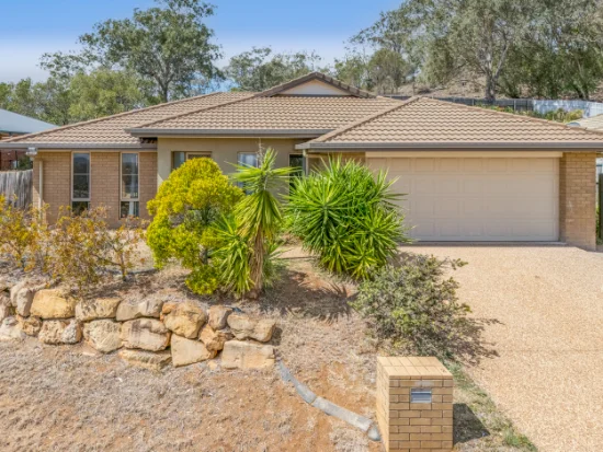 2 Mountain View Drive, Oakey, Qld 4401