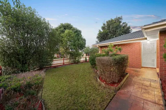2 Naila Court, Cranbourne North, Vic 3977