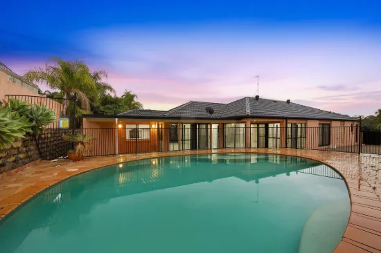 2 Neri Crescent, Arundel, Qld 4214