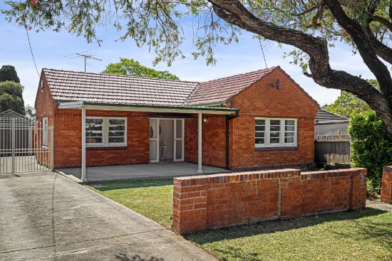 2 Nichols Avenue, Beverly Hills, NSW 2209