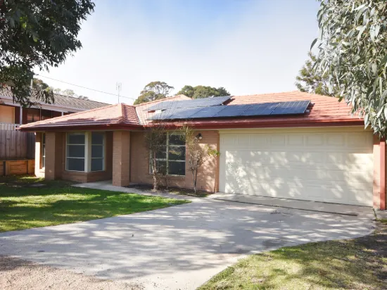 2 Northrope Road, Lakes Entrance, Vic 3909