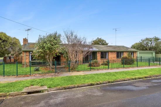 2 Oberon Drive, Belmont, Vic 3216