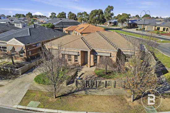 2 Ormonde Esplanade, Harkness, Vic 3337
