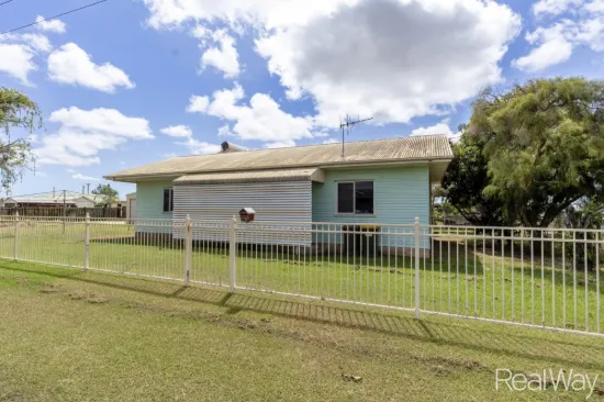 2 Parry Street, Svensson Heights, Qld 4670