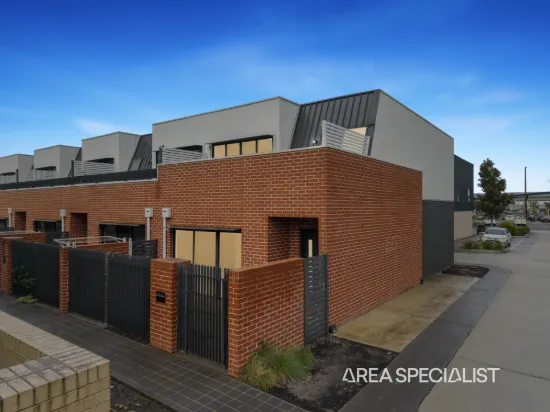 2 Patena Walk, Pakenham, Vic 3810