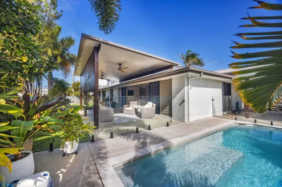 2 Peacock Crescent, Bokarina, Qld 4575