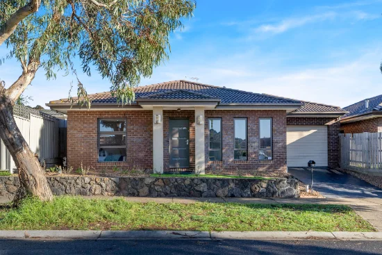 2 Pearl Drive, Craigieburn VIC 3064 - For Rent