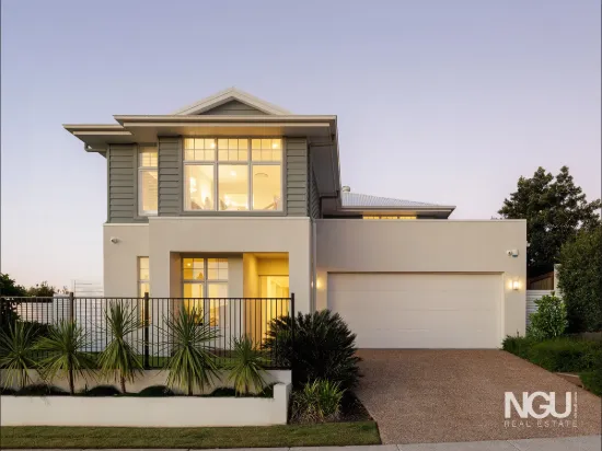 2 Peterson Way, White Rock, Qld 4306