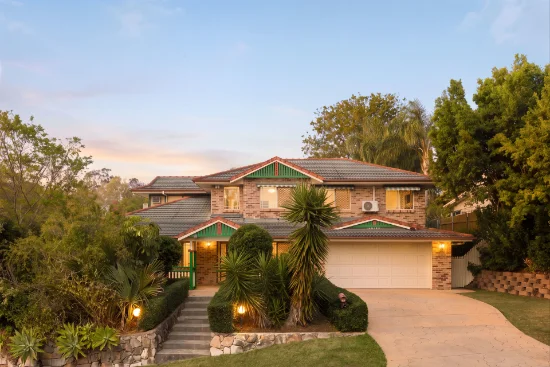 2 Preston Place, Brookfield, Qld 4069