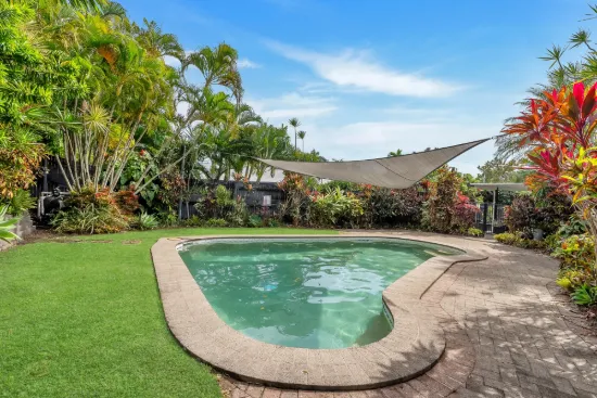 2 Queenscliff Close, Kewarra Beach, Qld 4879