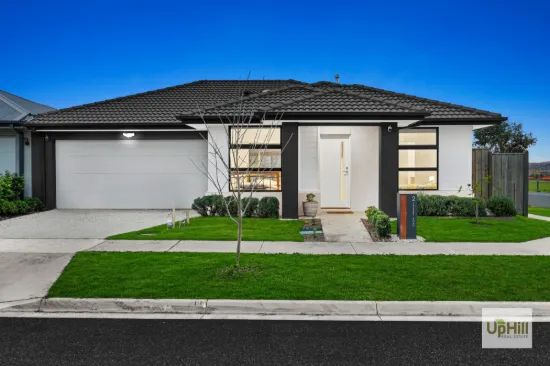 2 Salers Road, Clyde North, Vic 3978