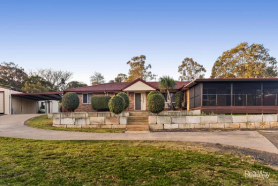 2 Schmidt Court, Top Camp, Qld 4350
