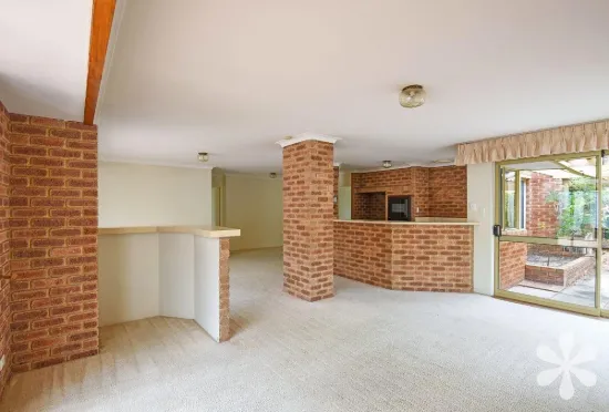2 Simmonds Parade, Winthrop, WA 6150
