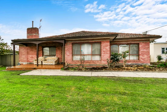 2 Sinclair Avenue, Morwell, Vic 3840 - For Rent