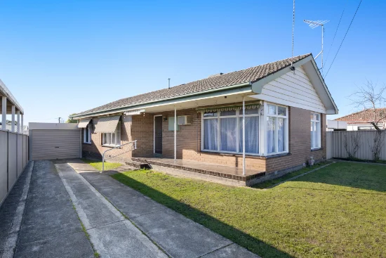 2 Stamford St, Wendouree, Vic 3355 - For Rent