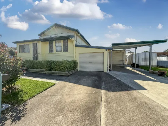 2 Stoneridge, Young, NSW 2594