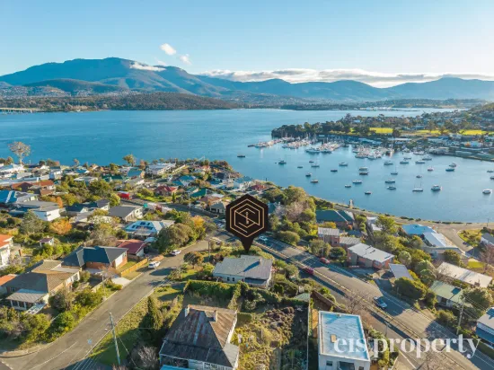 2 Sunnyside Road, Lindisfarne, Tas 7015