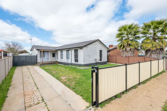 2 SURREY COURT, Shepparton, Vic 3630